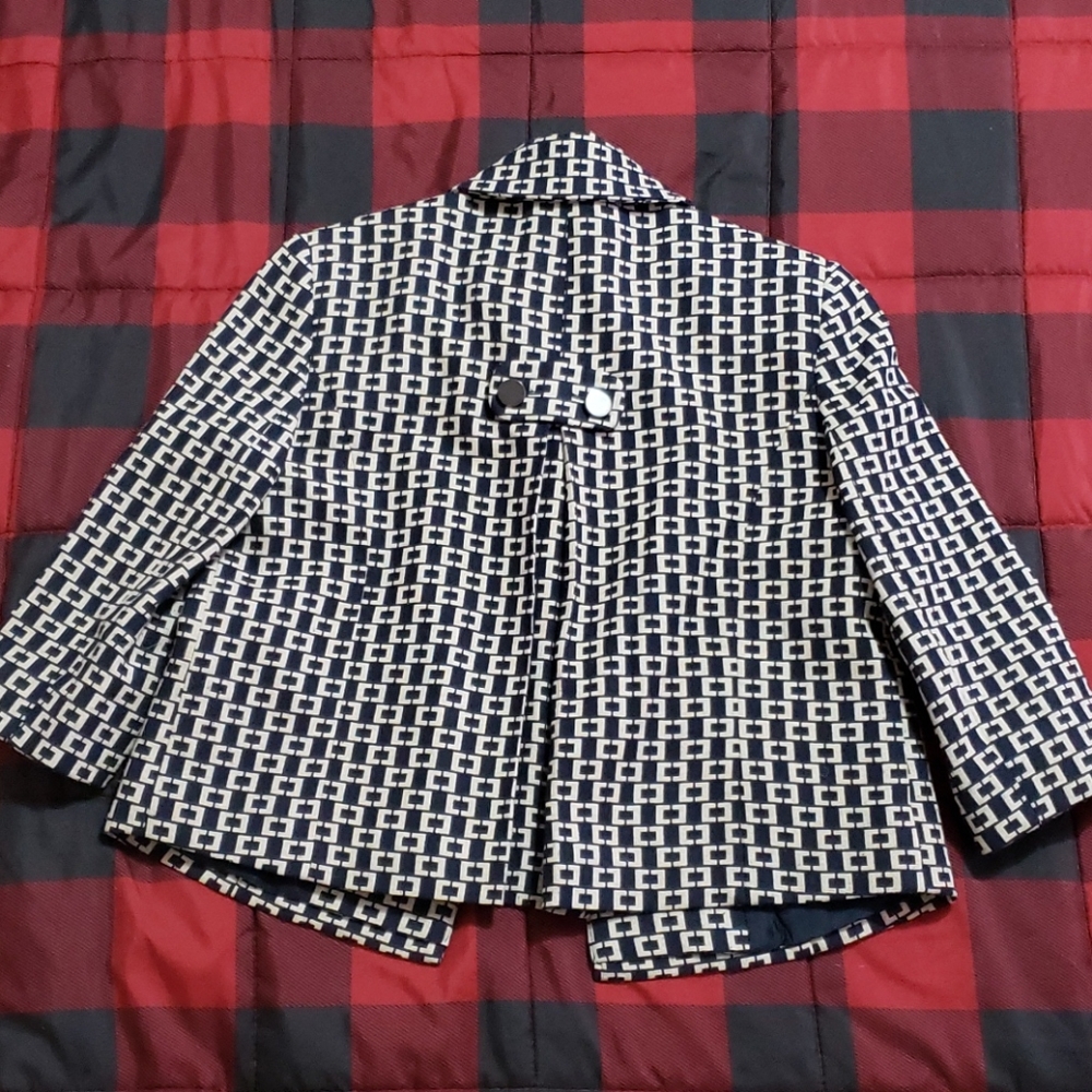 Suit - Picture 4 of 4